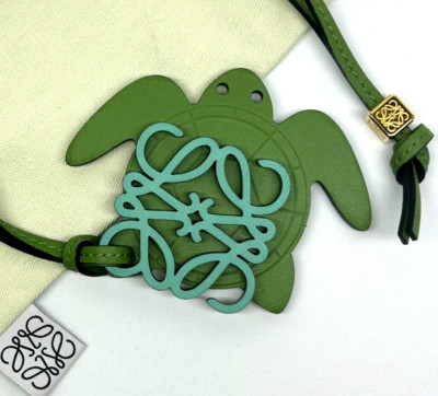 新品 LOEWE ロエベ Paula's Ibiza クラゲ ストラップチャーム 美品 LOEWE ロエベ Paula's Ibiza チャーム ストラップ クラゲ