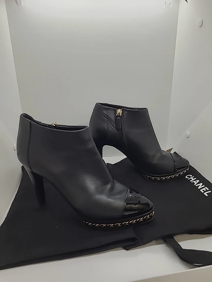 Used Authentic Channel Black Leather Cap Toe Ankle Boots Size 8.5 (38.5) - Image 2 of 4