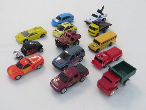 13 pc Lot Maisto Diecast Vehicles Jeep Tow Truck Firetruck VW Beetle Lamborghini - Picture 6 of 9