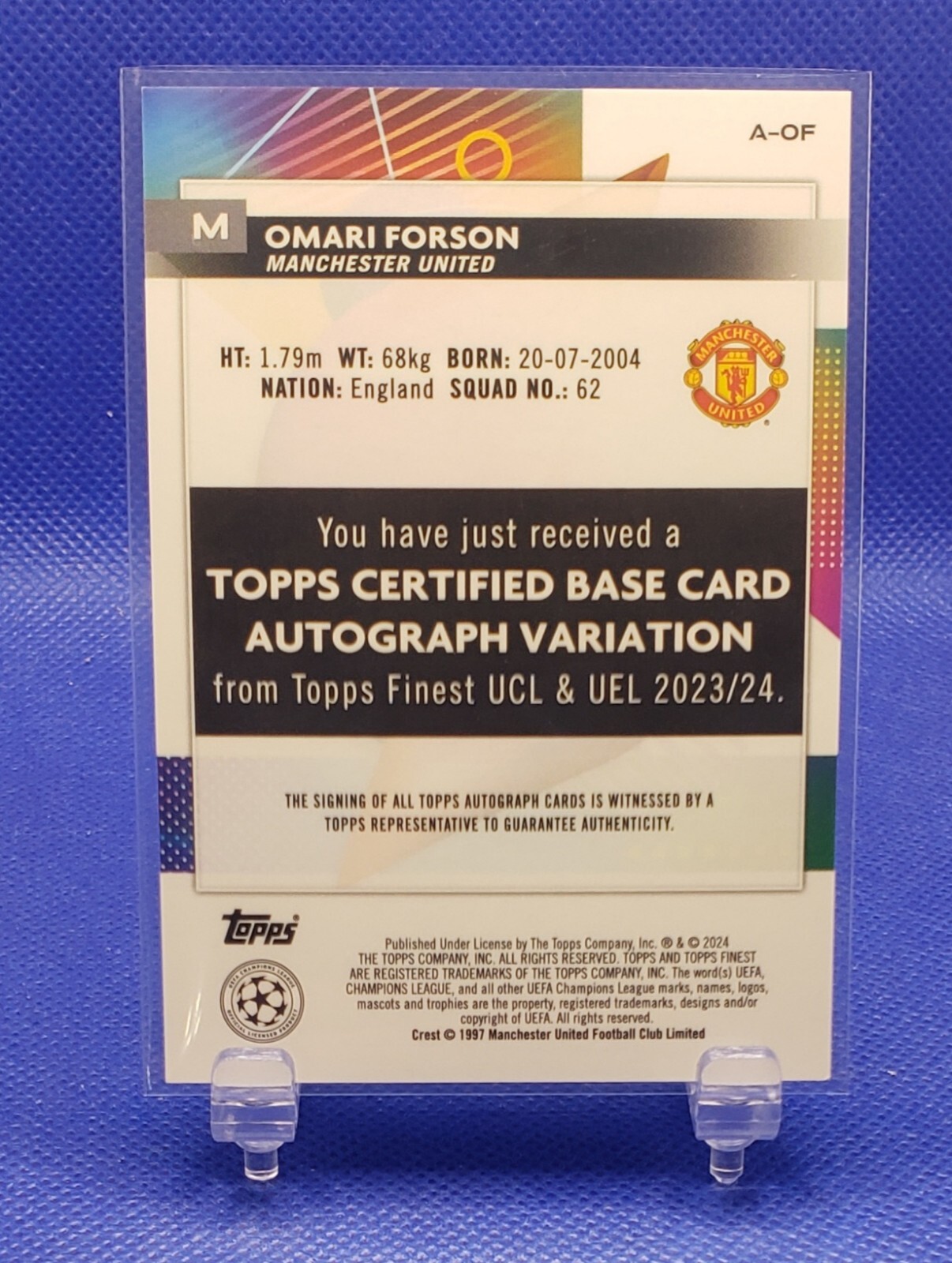 2023/24 Topps Finest UEFA OMARI FORSON RC Blue Refractor AUTO 026/150 Man United view 2