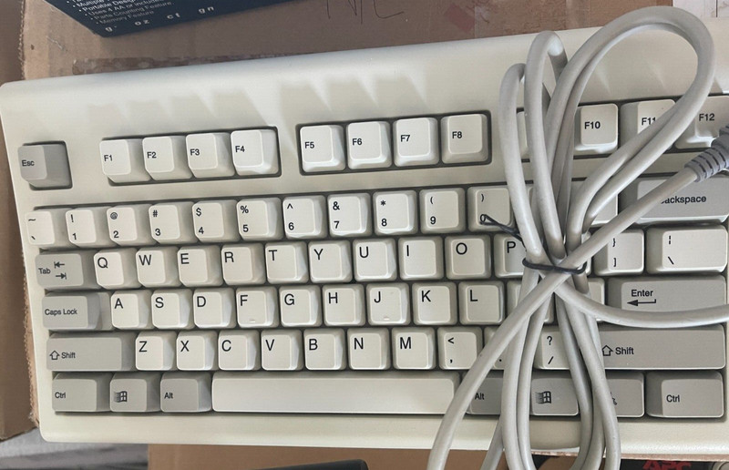 IBM Model Keyboard KB-8923 PN (07H0666 ) 1997 Beige Keyboard Ps/2 unused