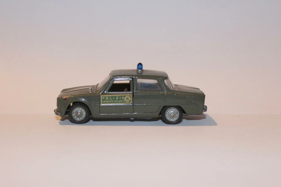 Mebetoys Alfa Romeo Giulia T.I. 1600 "Polizia Squadra Volante" in scala 1/4 - Immagine 4 di 4