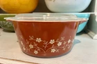 VTG PYREX Trailing Flower Covered Casserole Dish & Lid 474B 1.5L Burnt Orange