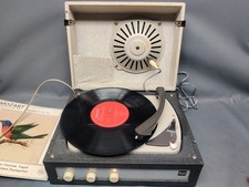 Dual Party 300 AV/1  Kofferplattenspieler mit Röhrenverstärker.