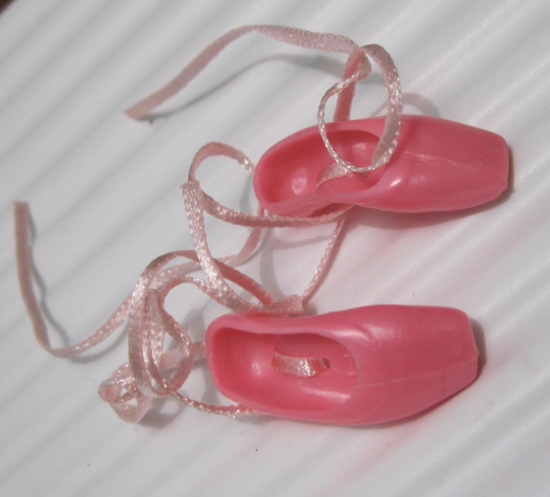 NEW 2000 MATTEL BARBIE Doll pink RIBBON BALLET MASQUERADE
