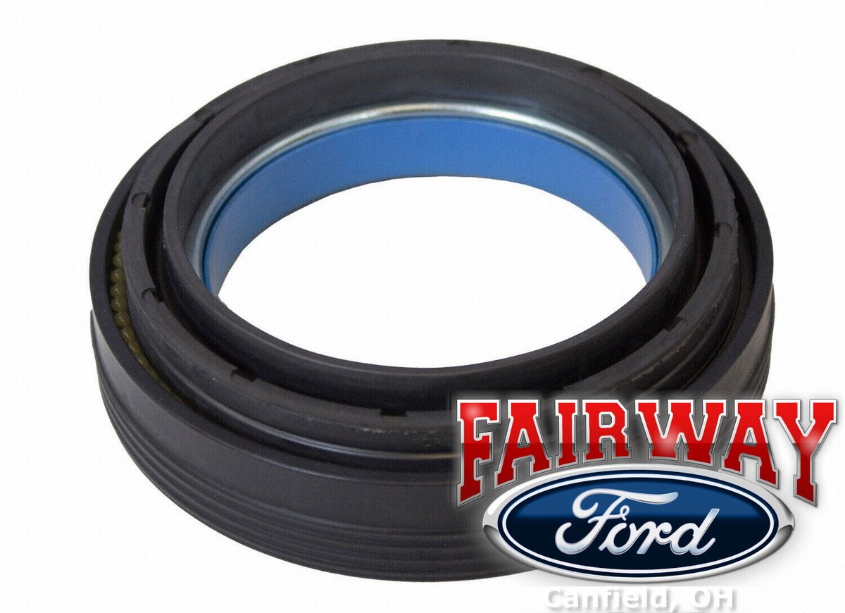 オフイン 99 thru 04 Super Duty OEM Ford 4WD Front Outer Axle Shaft Seal