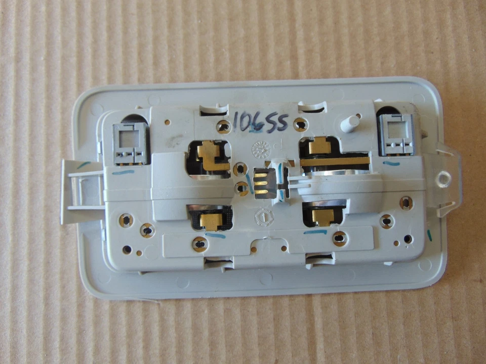 Chevrolet Tahoe 2007-2014 luz domo #10655 Foto 3 de 3