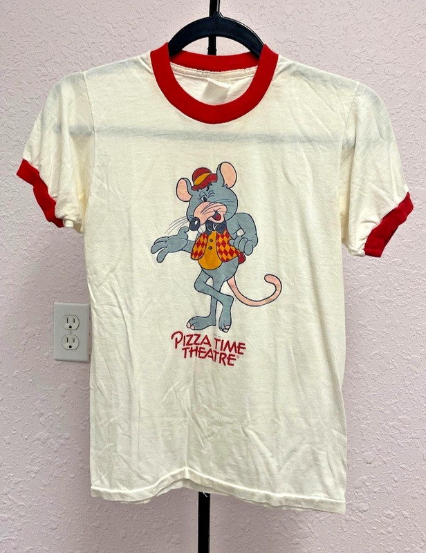 RARE VINTAGE 1981 CHUCK E CHEESE PIZZA TIME THEATRE INC. T-SHIRT