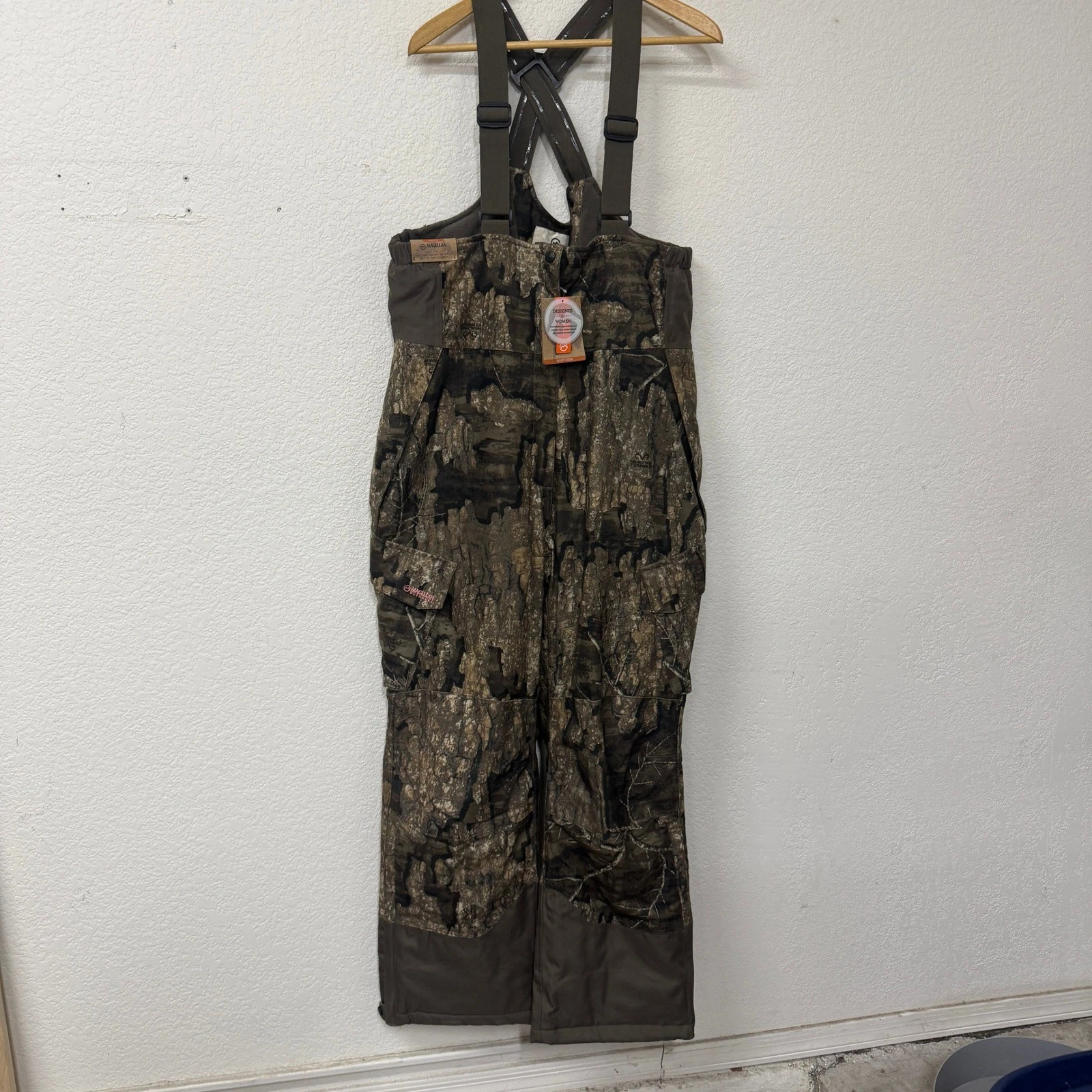 Magellan Outdoors Womens Realtree Timber Camo Hunting Bibs Overalls XL Brown
Opens in a new window o