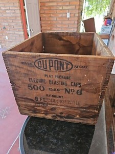 Vintage Dupont No.6 Electric Blasting Cap Wood Crate Dynamite Mining