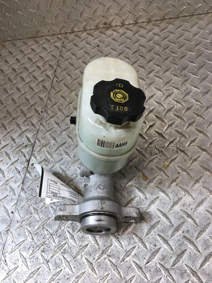 Cilindro maestro 15 GMC SIERRA 1500 Foto 2 de 2