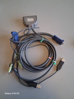 IOGEAR usb audio KVM switch model GCS712U Controls 2 computers SEE Details