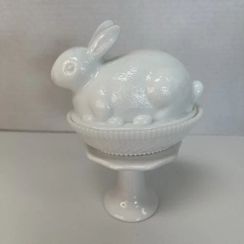 Imperial Glass Co Vintage Bunny On Nest Milk Glass