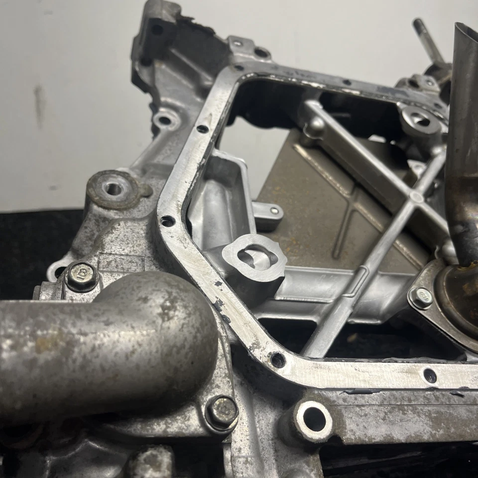 ☑️ Montaje de bomba de agua para cárter de aceite superior Scion FRS Toyota 86 Subaru BRZ FA20 OEM Foto 3 de 4