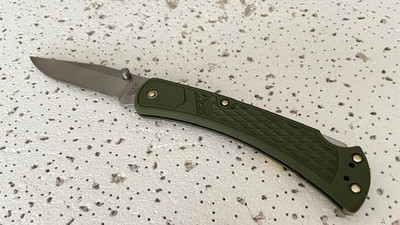 110USA Buck Slim Folding Pocket Knife Olive Handle Plain Blade Lockback- - - -