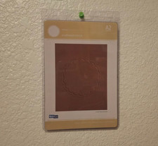 NEW Retired Quickutz Embossing Folder Scalloped Circle A2