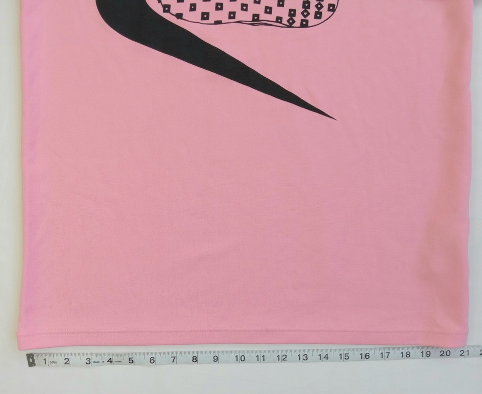 Medium Black Comme Des Garcons x NIKE Collab PINK Graphic Print SWOOSH