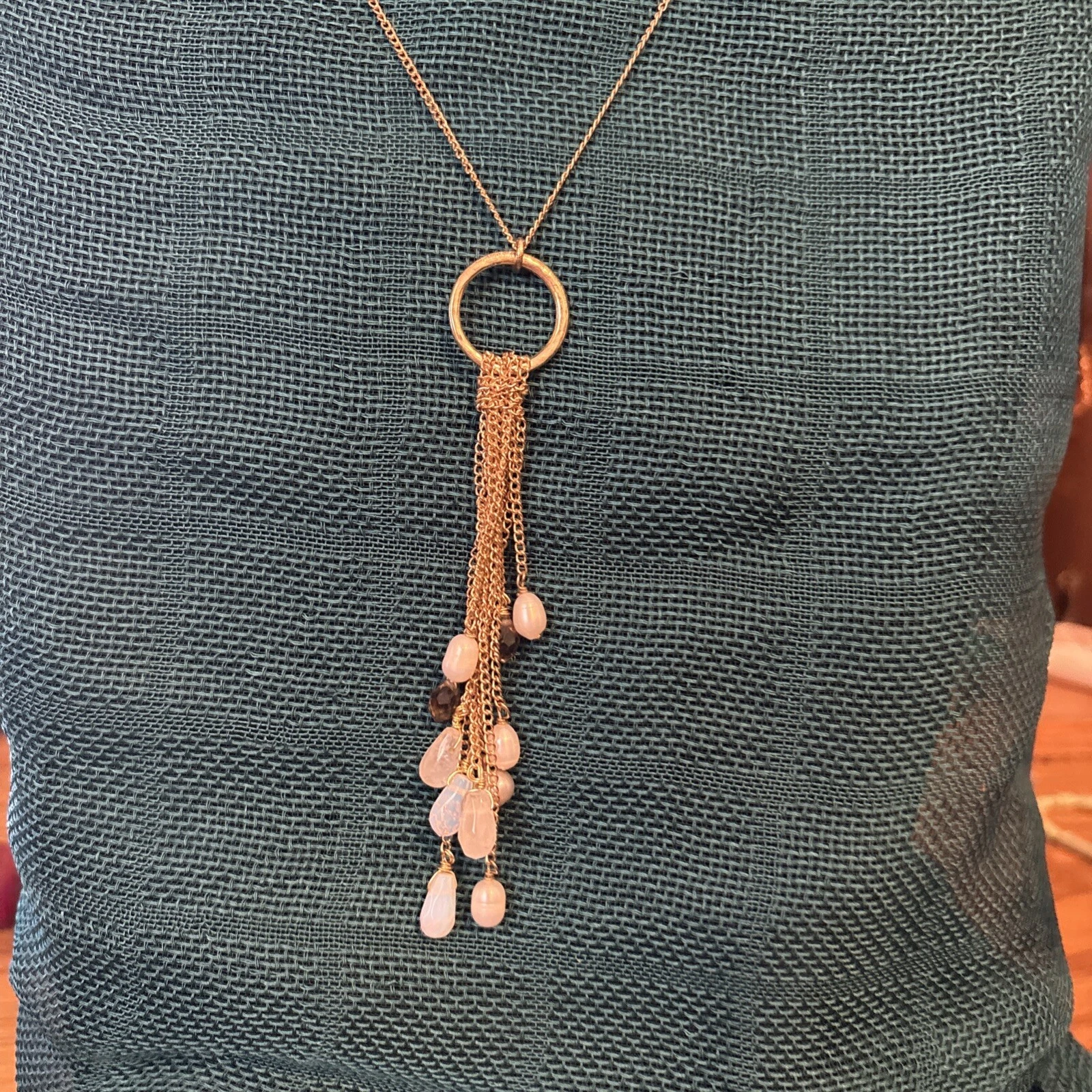 VETEMENTS Collana loft Ann Taylor goccia di nappa perlata. 20 pollici di lunghezza