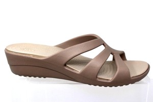 sanrah strappy wedge crocs