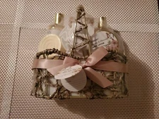 Home Spa Gift Basket - HONEY & ALMOND SCENT - Bath and Body Spa Set Women Lovery