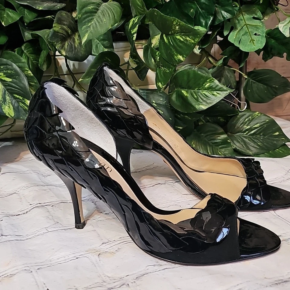 Tacones Te Casan charol hoja detallada negros peep-toe 40 Foto 2 de 4