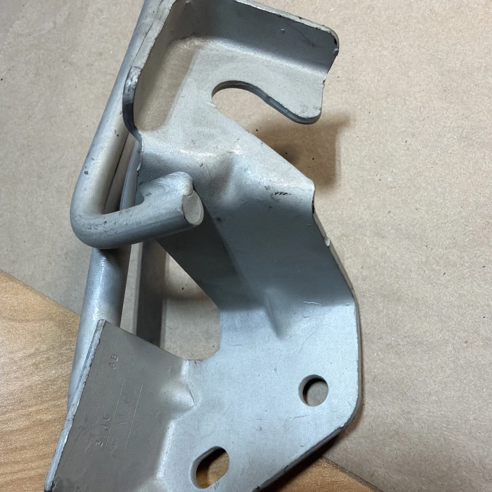 福特 9L8Z-5A204-A 托架 - 排气管安装支架 Escape Mariner 09-12 — 第 3/4 张图片