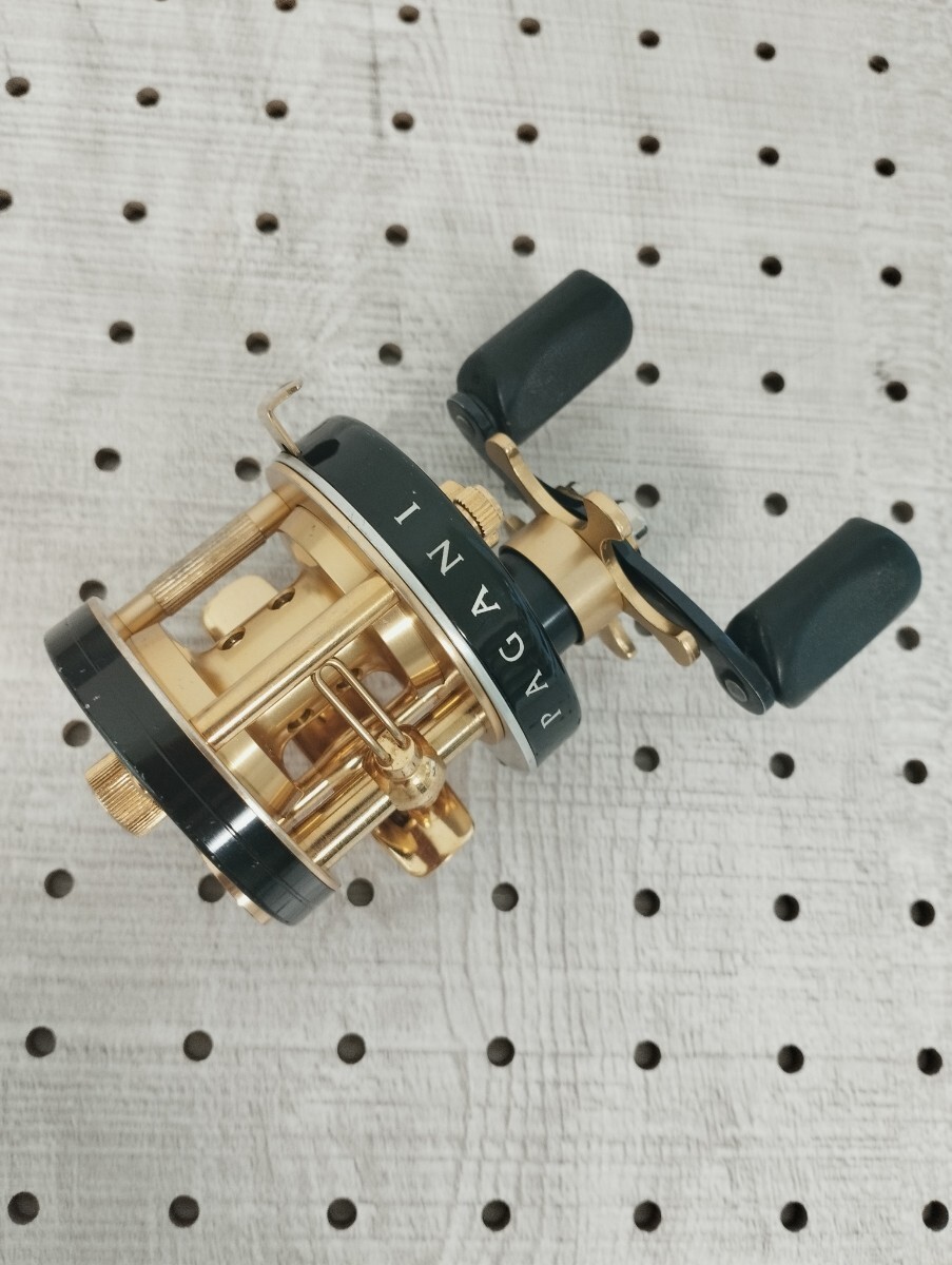 Megabass Pagani P300L Left Handle Baitcasting Reel – Classic