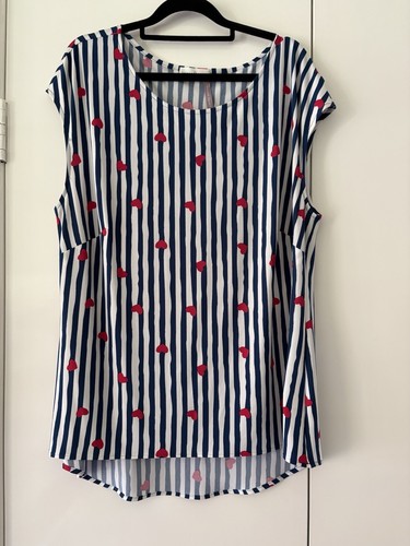 Leina & Fleur Size 20 London Top In Feel The Love