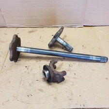 Drive Axle Shaft GM 1500 AWD 8.25 IFS Front Differential Spindle 