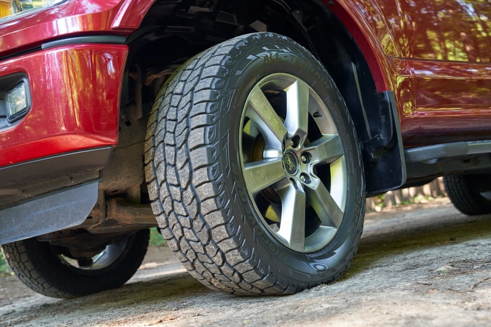 Cooper Discoverer 265/70R16 All-Terrain Tire, 112T–Fits Toyota Tacoma(2015) - Image 2 of 4