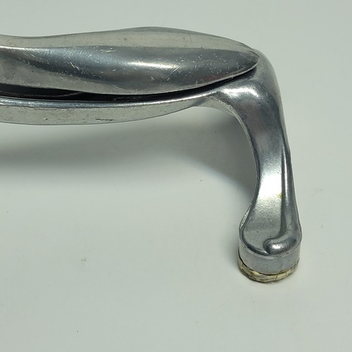 Vintage Wear Ever Aluminum Citrus Juicer Juice Squeezer Strainer Hand Press USA - Picture 4 of 24