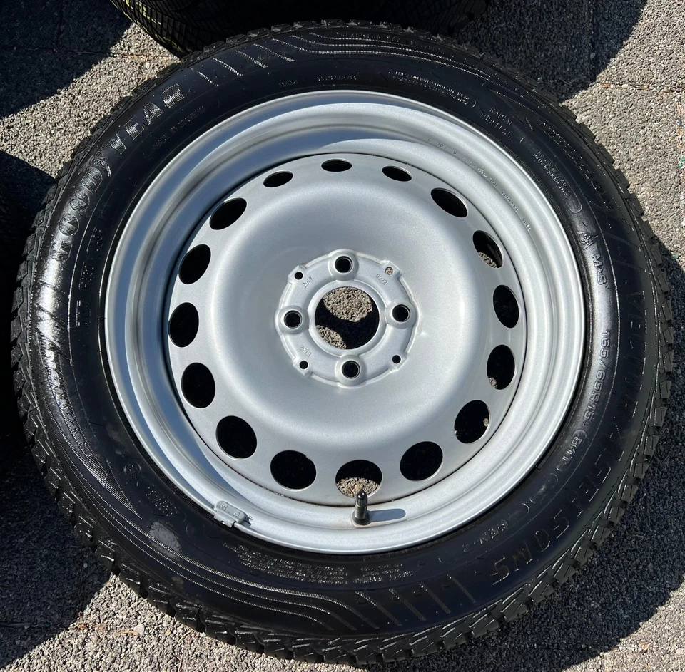 4 GANZJAHRESRÄDER 165/65R15 81T 185/60R15 84T SMART FORTWO FORFOUR W453 RDKS - Bild 4 von 4