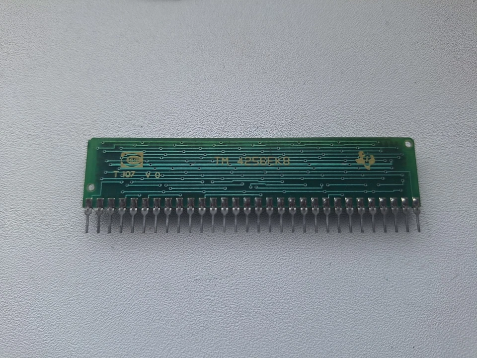 256kB SIPP TI TMS4256FML 120ns 8 chips 1 cara raro Texas Instruments CANTIDAD:1 Foto 2 de 3