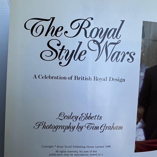 Royal Style Wars Adrienne Lowery 1988, Hardcover Princess Diana Sarah Ferguson - Picture 4 of 10