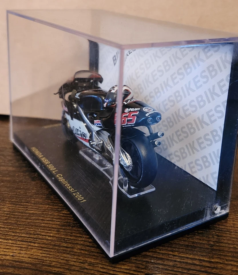 Ixo 1/24 Scale Motorcycle RAB008 Honda NSR 500 L. Capirossi 2001 - Image 4 of 4
