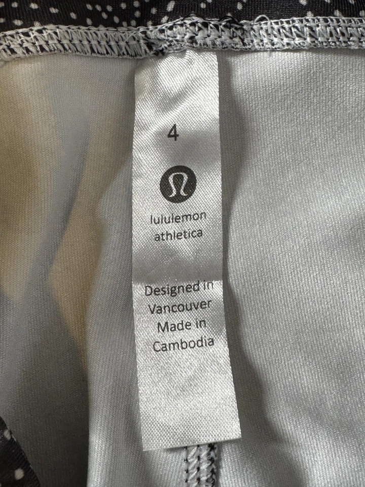 Lululemon Athletica Pants Womens 4 Black White Printed Capri Crop Leggings - Image 2 of 4