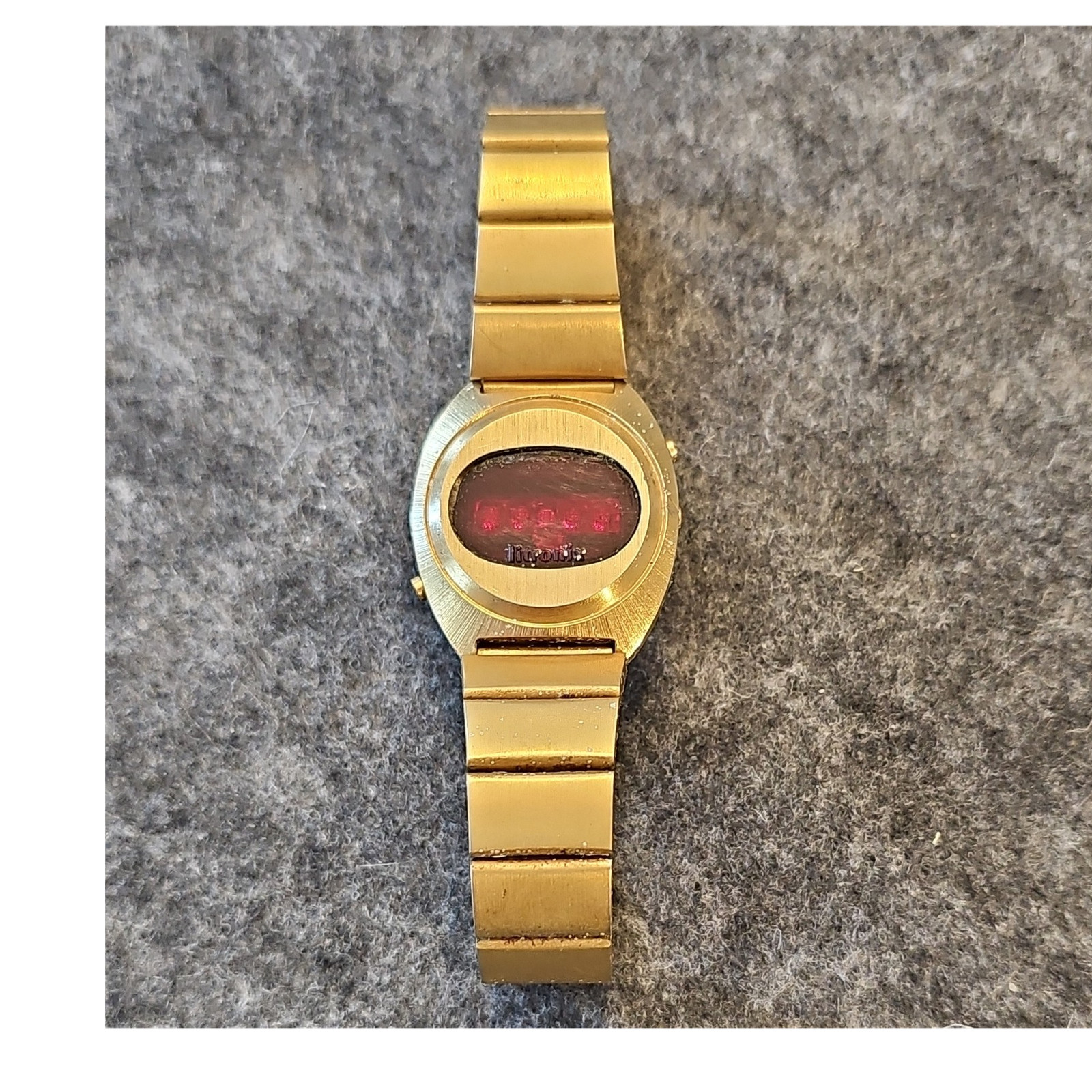 Litronix Vintage 1970s Red LED Digital Quartz Wristwatch Gold Tone Bracelet