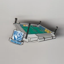 SOUTHEND UNITED F.C. Ground & Club Crested Enamel Badge 