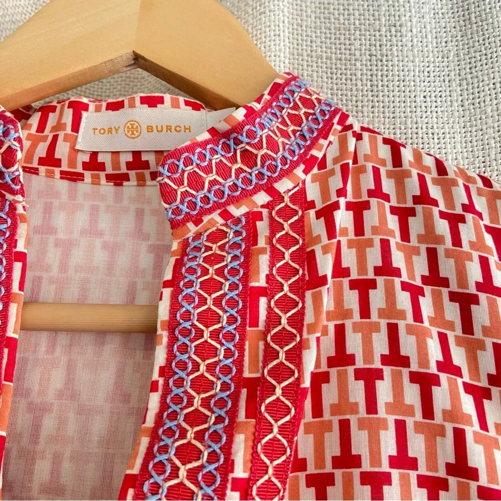 Tunica Tory Burch con orlo ricamato stampa "T" rosso arancione manica lunga taglia 0