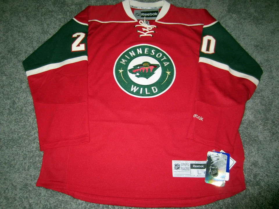 Camiseta autografiada firmada por Ryan Suter Minnesota Wild con certificado de autenticidad JSA Foto 3 de 3