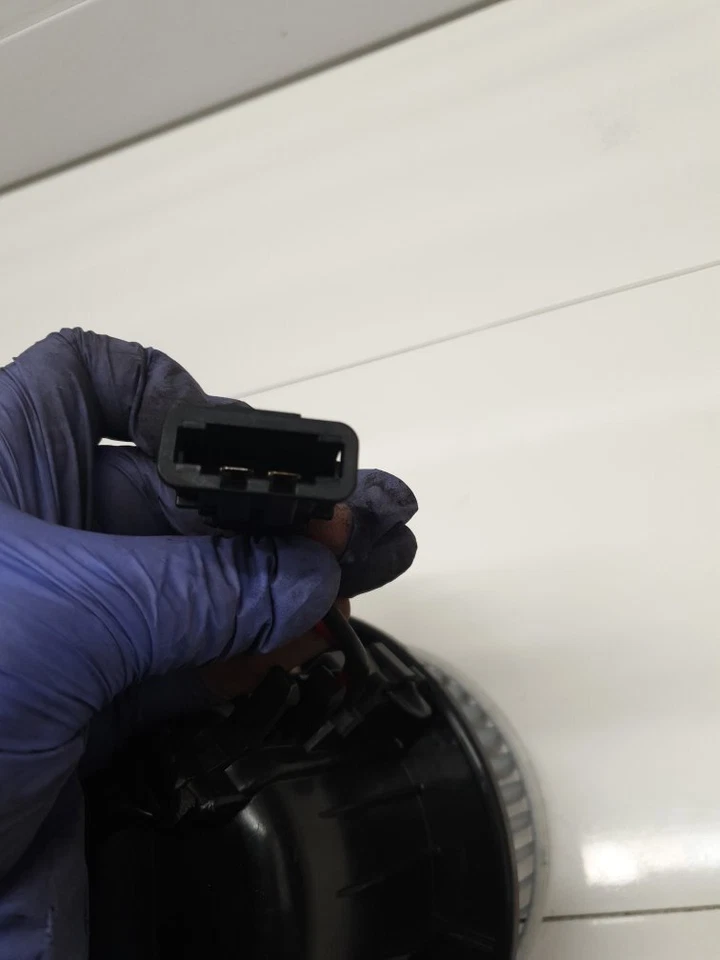 Seat Ibiza Fr MK5 2017-2025 999 MOTOR SOPLADOR CALENTADOR GT859002 Foto 4 de 4