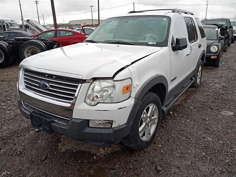 Крышка левого клапана левая от 2006 Ford Explorer 4,0 л 10243199 - Изображение 3 из 4