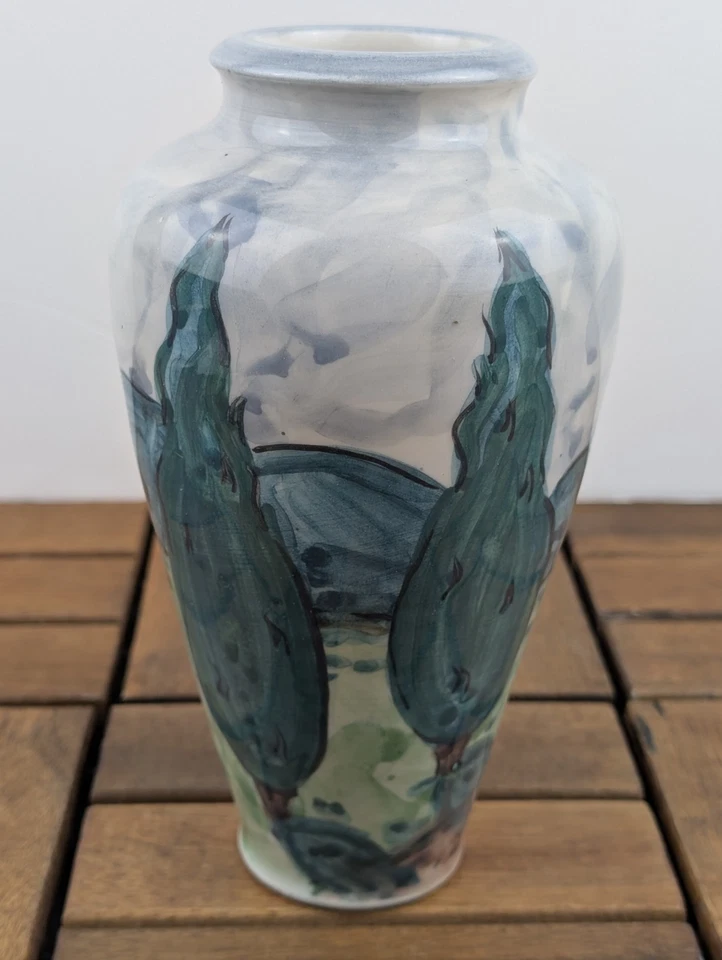 Jarrón artístico esmaltado FIRMADO artista 8" paisaje único árboles camino pintado a mano raro Foto 3 de 4