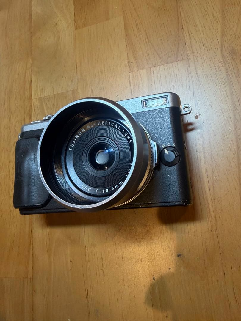 FUJIFILM X70 16.3MP Digital Camera Black Tested w/ 1GB SD Card