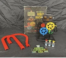 Vintage KINSMAN ROBOT MACHINE - Battery Operated / 1985 Dah Yang Toys Japan (KR)