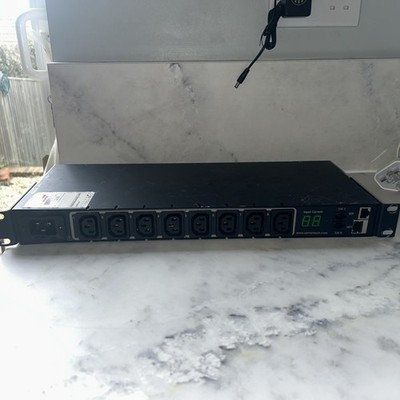 Servertechnik CW-8HE-C20M Sentry Switched CDU Einheit 230V, 16A.