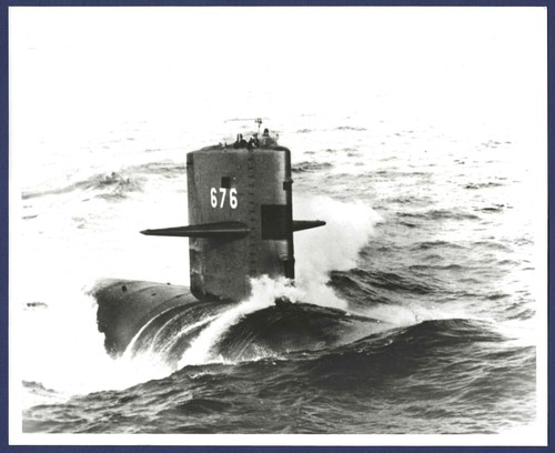 USS BILLFISH SSN-676 Nuclear-Powered Submarine 8 x 10  Official USN Photo