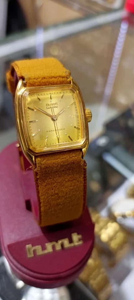 Hmt Suchitra nos original cuerda manual hermoso reloj diseñado para damas Foto 3 de 4