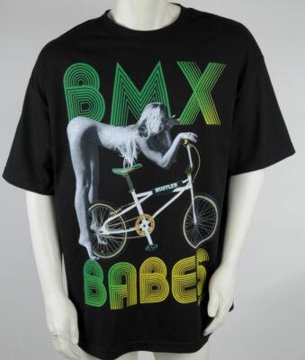 T-shirt homme manches courtes avec un biker squelette T-shirt homme manches courtes avec un biker squelette