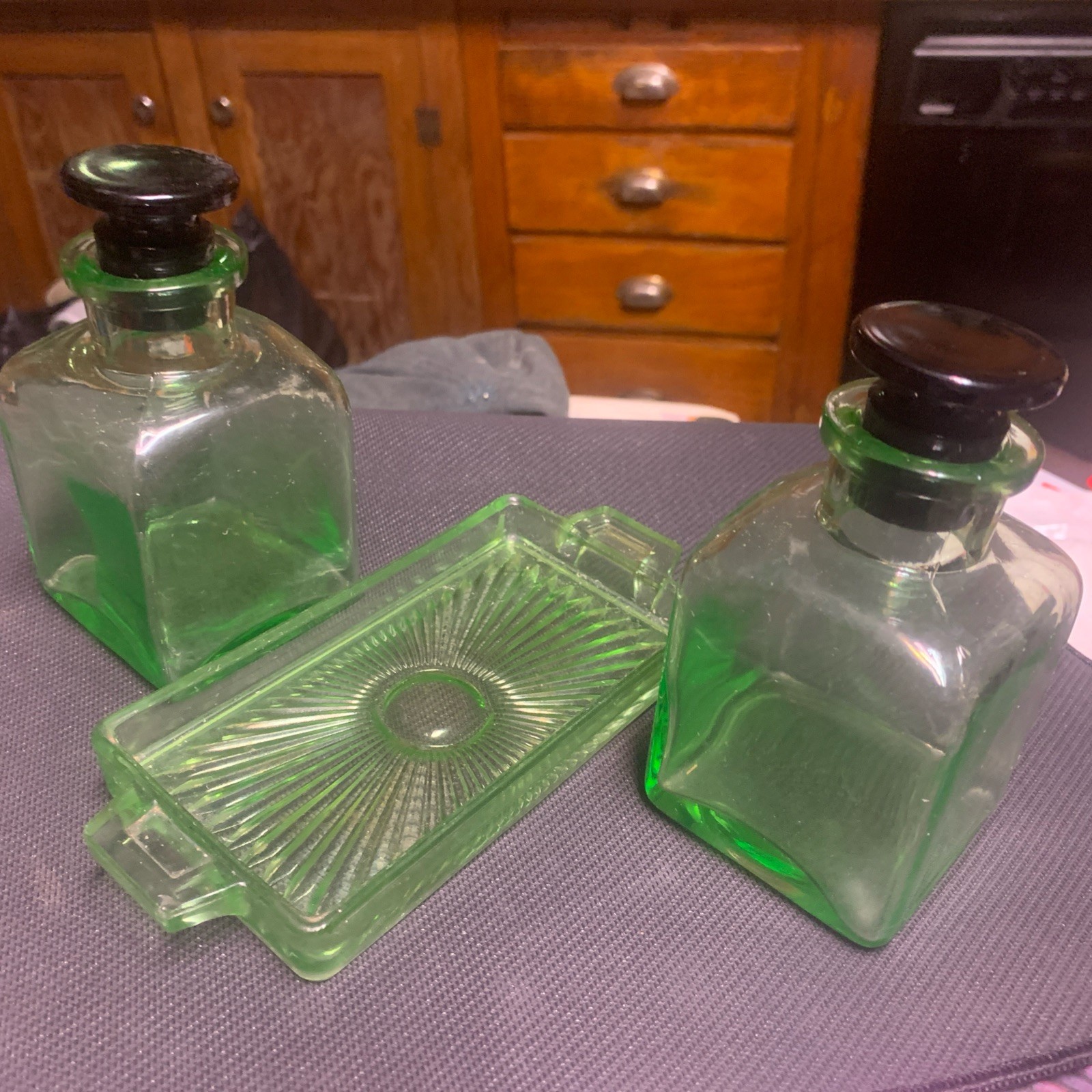 Antique Uranium Apothecary Jars With Tray- Mint 